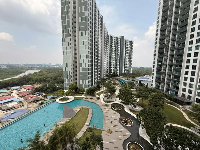 Kediaman Servis untuk Disewa di 8Scape Residence @ Sutera - Siau Tong Ling - Pool - PropertyGuru.com.my