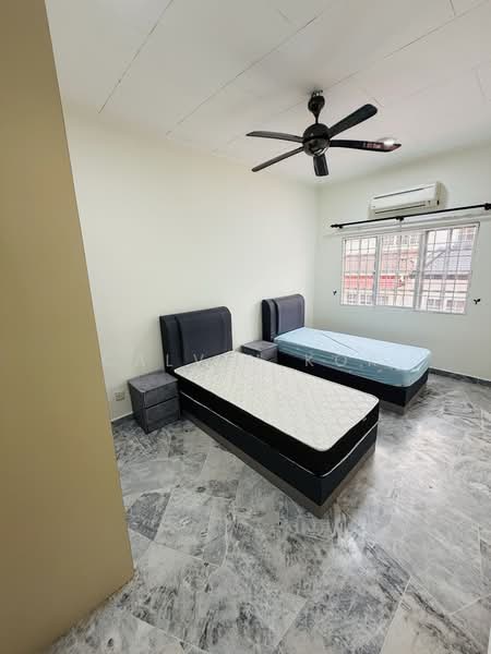 Semi-Detached House for Rent in Taman Desa Mewah (Semenyih) - Calvin Kok - Bedroom - PropertyGuru.com.my