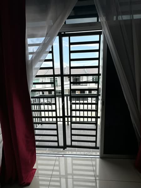 Rumah Teres 2-Tingkat untuk Dijual di Taman Mengkuang Jaya (Kubang Semang) - Aswad . - Balcony - PropertyGuru.com.my