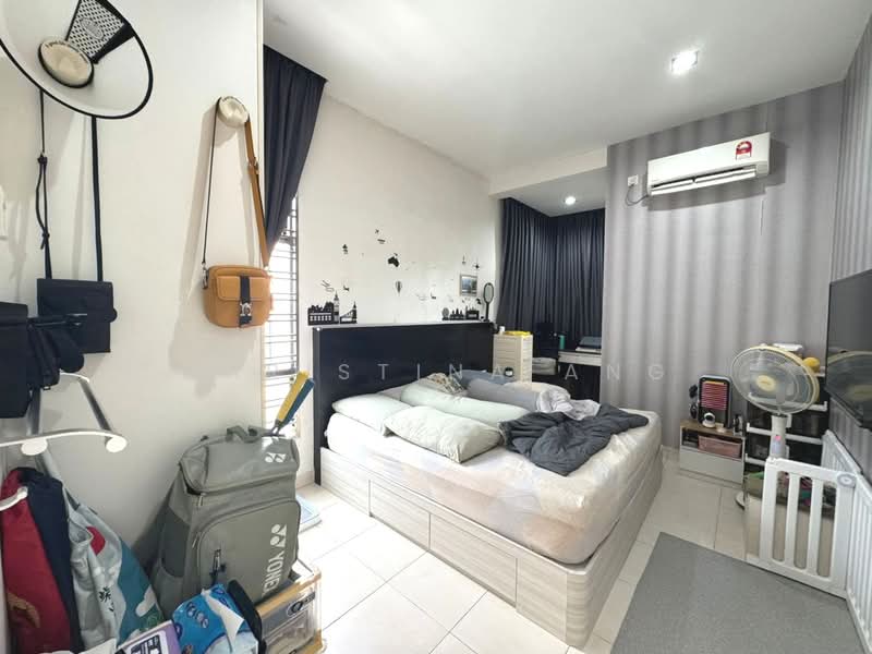 Semi-Detached House for Sale in Taman Seri Austin (Tebrau) - Christina Ang - Bedroom - PropertyGuru.com.my