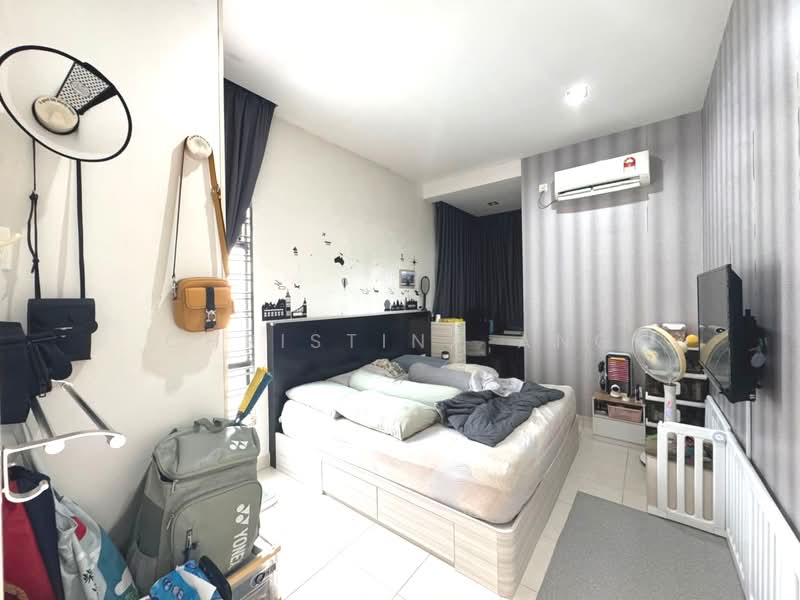 Semi-Detached House for Sale in Taman Seri Austin (Tebrau) - Christina Ang - Bedroom - PropertyGuru.com.my