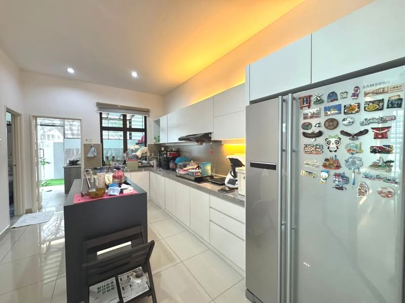Semi-Detached House for Sale in Taman Seri Austin (Tebrau) - Christina Ang - Kitchen - PropertyGuru.com.my