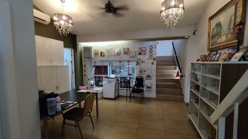 Rumah Teres 2.5-Tingkat untuk Dijual di Taman Desa (Kuala Lumpur) - CY Low - Interior - PropertyGuru.com.my