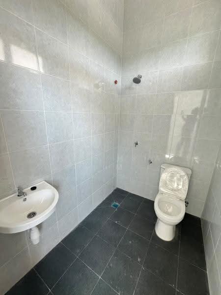Semi-Detached House for Sale in Rumah Berkembar Setingkat di Pokok Sena Kedah (Pokok Sena) - Ching Hsian Lim - Bathroom - PropertyGuru.com.my