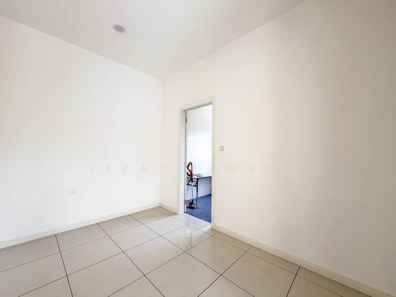Semi-Detached House for Sale in Bandar Sungai Long (Selangor) - Izzat Zamros - PropertyGuru.com.my