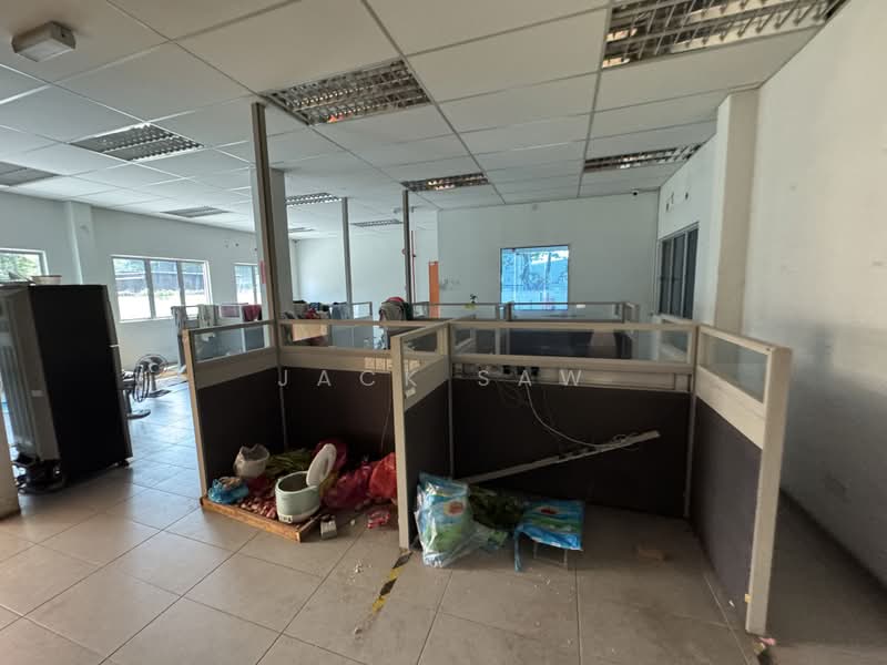 Detached Factory for Rent in Taman Perindustrian Bukit Minyak (Bukit Minyak) - Jack Saw - Interior - PropertyGuru.com.my