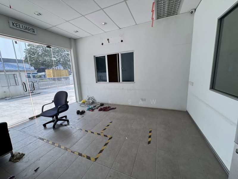 Detached Factory for Rent in Taman Perindustrian Bukit Minyak (Bukit Minyak) - Jack Saw - Entrance - PropertyGuru.com.my