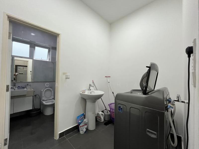 Semi-Detached House for Sale in Kinrara Residence (Puchong) - Carrey Chiah - Bathroom - PropertyGuru.com.my