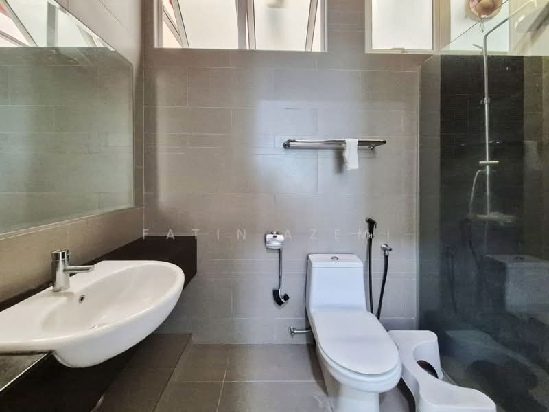 Rumah Berkembar untuk Dijual di Saujana (Selangor) - Fatin Azemi - Bathroom - PropertyGuru.com.my