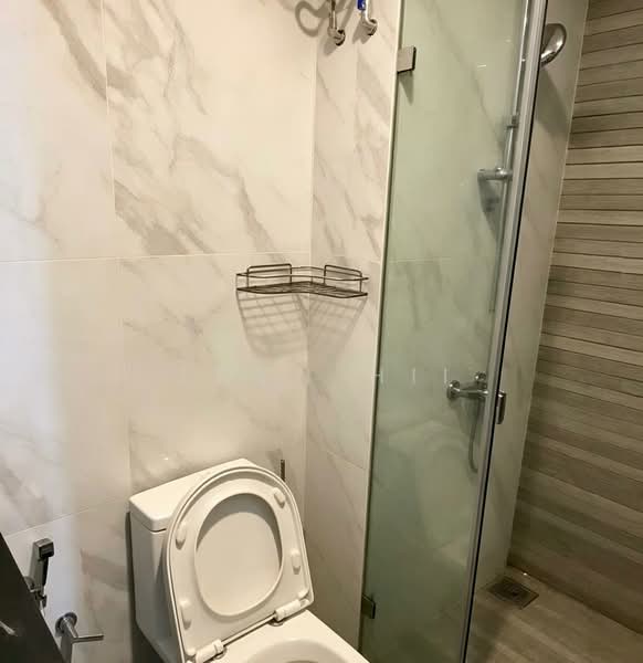 Kediaman Servis untuk Disewa di Emporis - Eden Hii - Bathroom - PropertyGuru.com.my