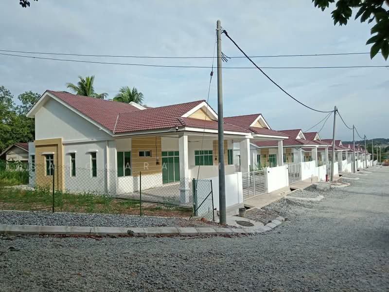 Semi-Detached House for Sale in Rumah Berkembar Setingkat di Pokok Sena Kedah (Pokok Sena) - Sanggaran Muniandy - Exterior - PropertyGuru.com.my