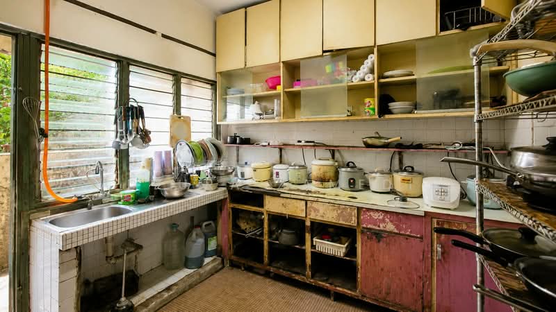 2-storey Terraced House for Sale in Damansara Heights (Kuala Lumpur) - Adzura Zamedin - Kitchen - PropertyGuru.com.my