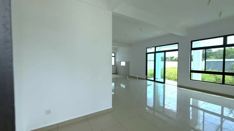 2-storey Terraced House for Sale in Taman Austin Duta (Tebrau) - Karl Lim - Living Room - PropertyGuru.com.my