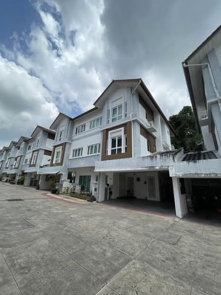 Pangsapuri untuk Dijual di Sierra Vista Apartment - Mervyn Seah - Exterior - PropertyGuru.com.my