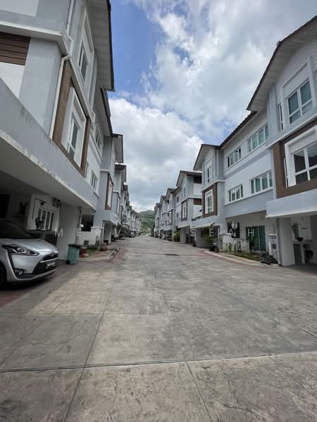 Pangsapuri untuk Dijual di Sierra Vista Apartment - Mervyn Seah - Exterior - PropertyGuru.com.my