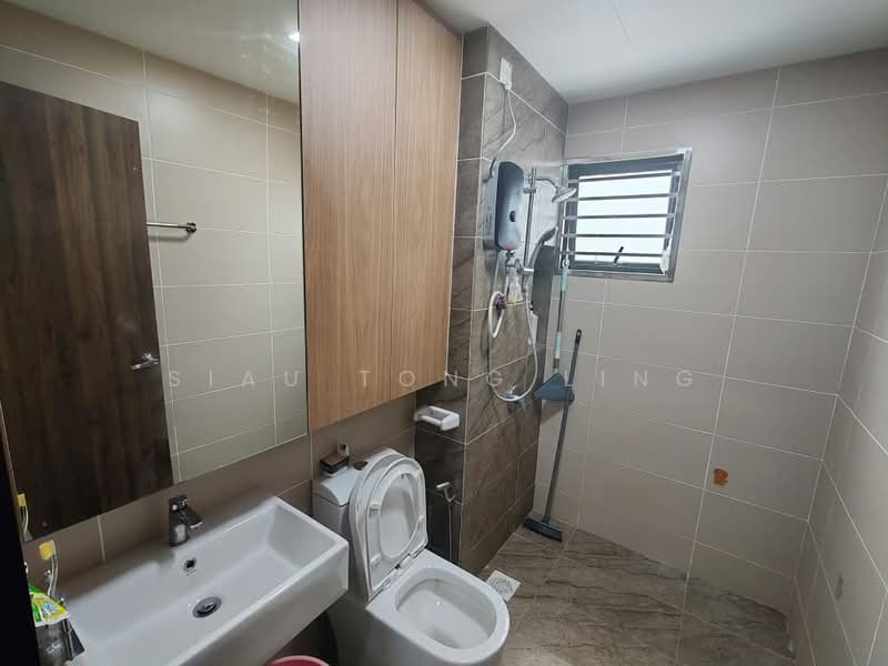 Service Residence for Sale at Veranda Residence - Siau Tong Ling - Bathroom - PropertyGuru.com.my
