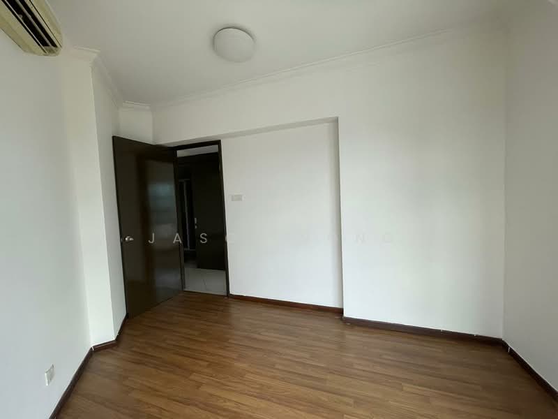 Kediaman Servis untuk Dijual di Saujana Residency - Jason Vong - Bedroom 1 - view ii - PropertyGuru.com.my
