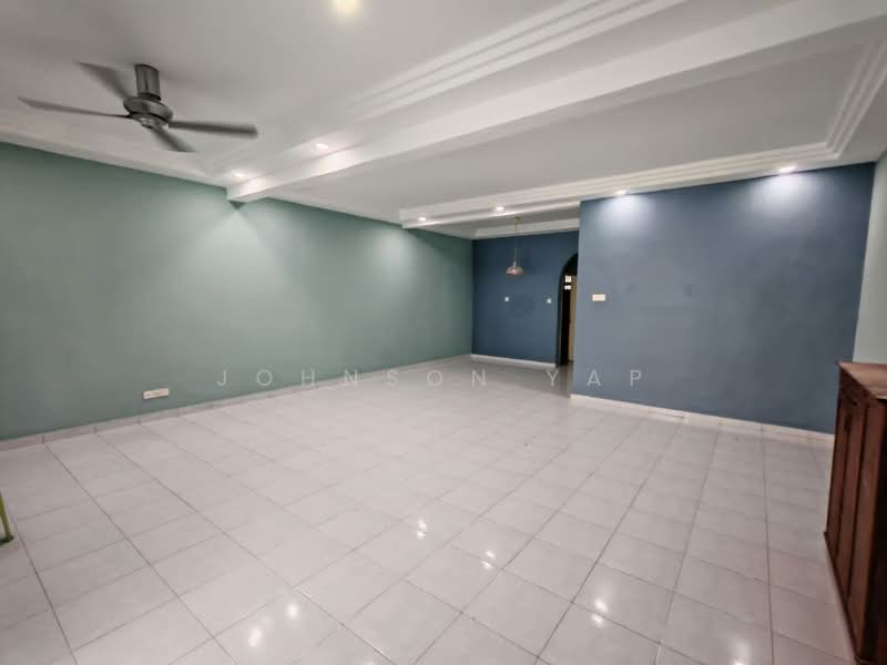 2.5-storey Terraced House for Rent in Taman Pulai Utama (Skudai) - Johnson Yap - Living Room - PropertyGuru.com.my