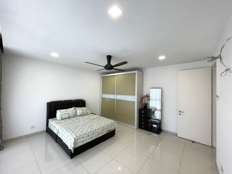 3-storey Terraced House for Sale in Lake Fields (Sungai Besi) - Jason Vong - Bedroom - PropertyGuru.com.my