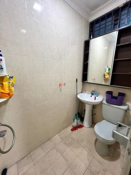 1-storey Terraced House for Sale in Permas Jaya (Johor) - Stella Chia - Bathroom - PropertyGuru.com.my