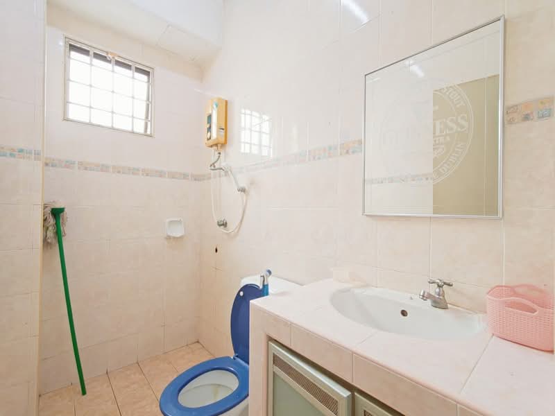 2-storey Terraced House for Sale in Permas Jaya (Johor) - Stella Chia - Bathroom - PropertyGuru.com.my