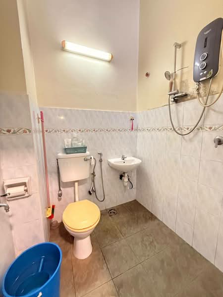 2-storey Terraced House for Sale in Bukit Indah (Iskandar Puteri (Nusajaya)) - Edwin Toh - Bathroom - PropertyGuru.com.my
