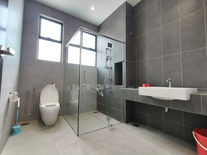 Semi-Detached House for Sale in Taman Gaya (Ulu Tiram) - Karl Lim - Bathroom - PropertyGuru.com.my
