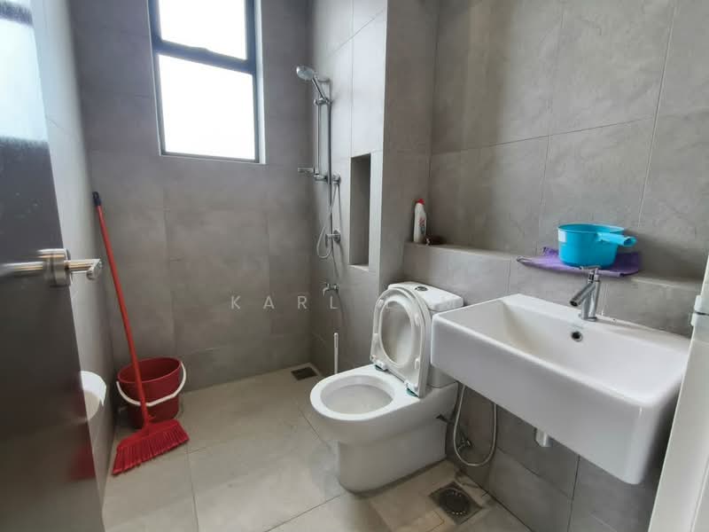 Semi-Detached House for Sale in Taman Gaya (Ulu Tiram) - Karl Lim - Bathroom - PropertyGuru.com.my