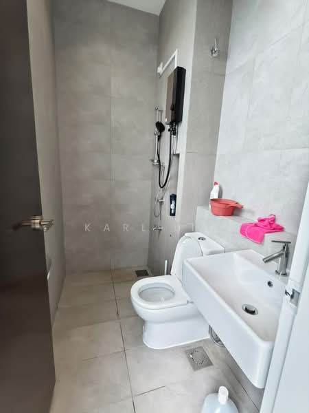 Semi-Detached House for Sale in Taman Gaya (Ulu Tiram) - Karl Lim - Bathroom - PropertyGuru.com.my