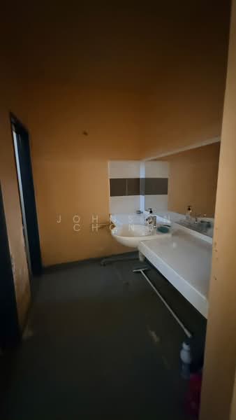 Shop for Rent in Bandar Dato Onn (Tebrau) - Johnson Chong - Bathroom - PropertyGuru.com.my