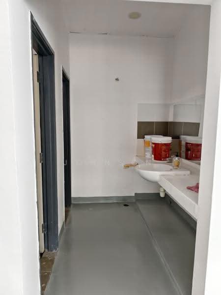 Kedai untuk Disewa di Bandar Dato Onn (Tebrau) - Johnson Chong - Interior - PropertyGuru.com.my