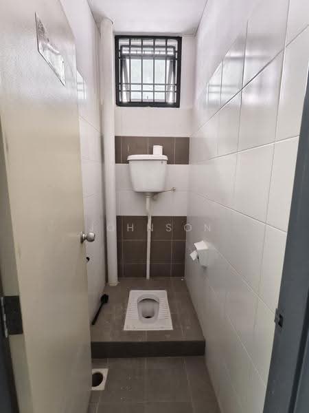 Kedai untuk Disewa di Bandar Dato Onn (Tebrau) - Johnson Chong - Bathroom - PropertyGuru.com.my