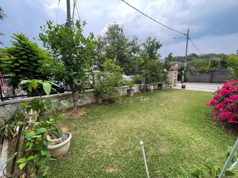 2-storey Terraced House for Sale in Wangsa Maju (Kuala Lumpur) - Adzura Zamedin - Garden - PropertyGuru.com.my