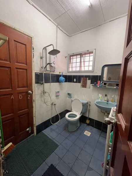 2-storey Terraced House for Sale in Wangsa Maju (Kuala Lumpur) - Adzura Zamedin - Bathroom - PropertyGuru.com.my