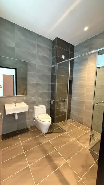 Link Bungalow for Sale in Taman Daya (Johor Bahru) - Karl Lim - Bathroom - PropertyGuru.com.my