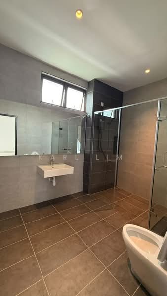 Link Bungalow for Sale in Taman Daya (Johor Bahru) - Karl Lim - Bathroom - PropertyGuru.com.my