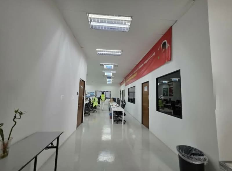 Warehouse for Rent in Taman Perindustrian Subang (Subang Jaya) - Fanny Wong - Corridor - PropertyGuru.com.my