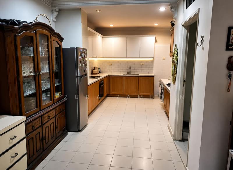 Rumah Teres 2-Tingkat untuk Dijual di Seksyen 28 (Shah Alam) - Adzura Zamedin - Kitchen - PropertyGuru.com.my