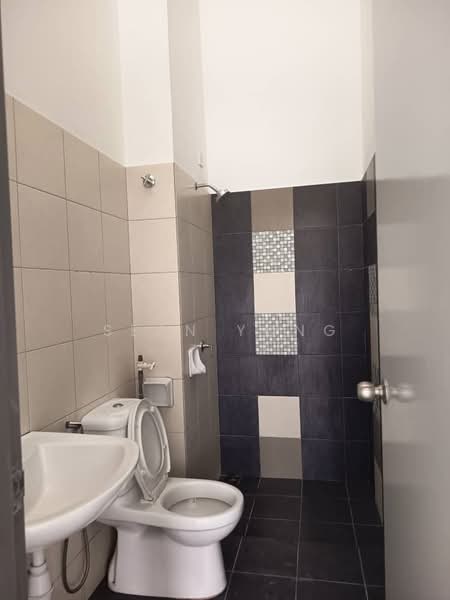 2-storey Terraced House for Rent in Bandar Tasik Puteri (Rawang) - Sean Yong - Bathroom - PropertyGuru.com.my