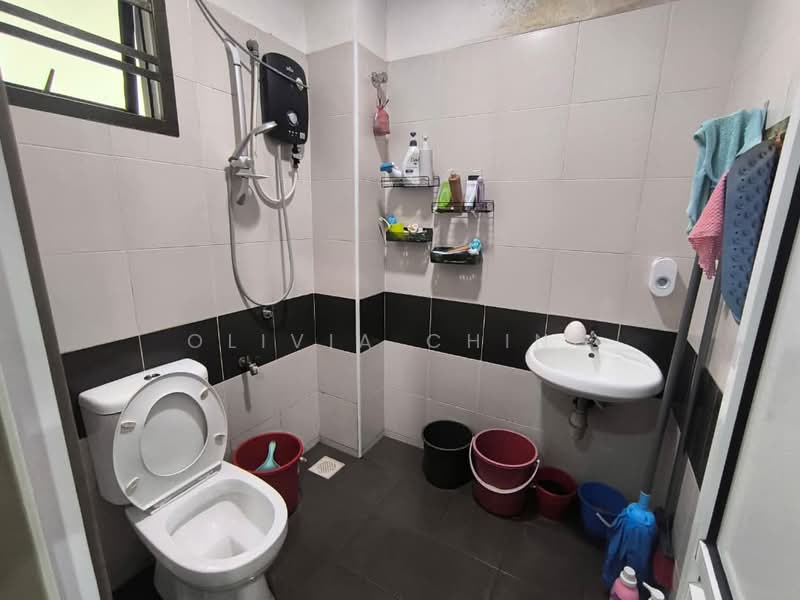 Rumah Teres 2-Tingkat untuk Dijual di Bandar Tiram (Ulu Tiram) - Olivia Ching - Bathroom - PropertyGuru.com.my