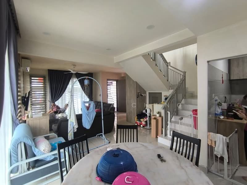 Rumah Teres 2-Tingkat untuk Dijual di Bandar Tiram (Ulu Tiram) - Olivia Ching - Living Room - PropertyGuru.com.my