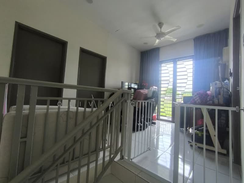 Rumah Teres 2-Tingkat untuk Dijual di Bandar Tiram (Ulu Tiram) - Olivia Ching - Living Room - PropertyGuru.com.my