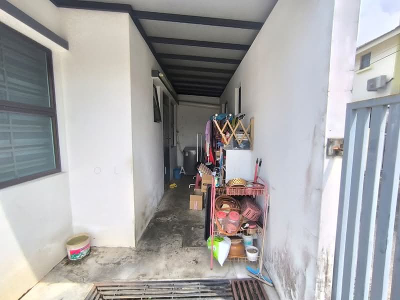 Rumah Teres 2-Tingkat untuk Dijual di Bandar Tiram (Ulu Tiram) - Olivia Ching - Exterior - PropertyGuru.com.my