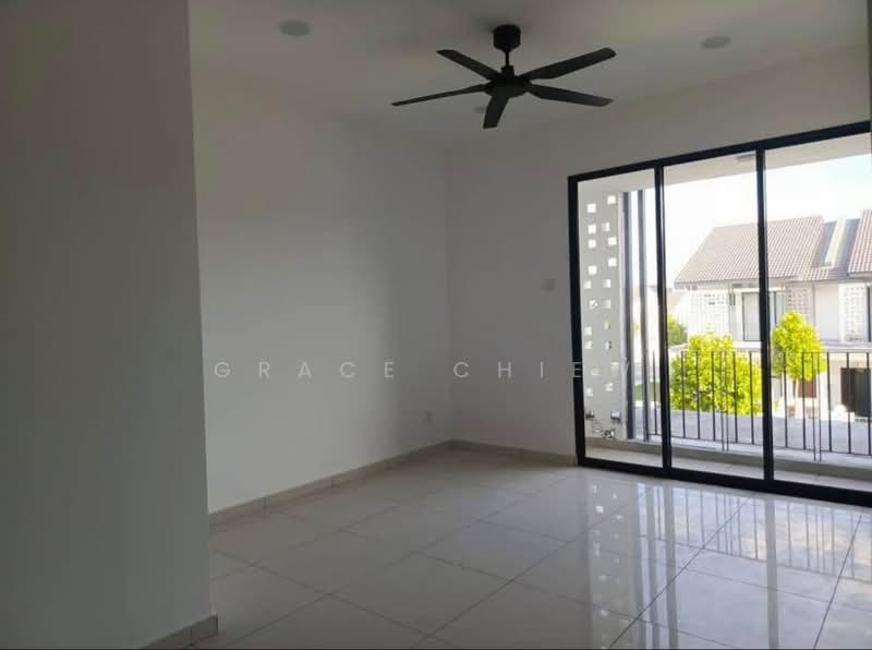 2-storey Terraced House for Rent in Johor Bahru (Johor) - Grace Chiew - Balcony - PropertyGuru.com.my