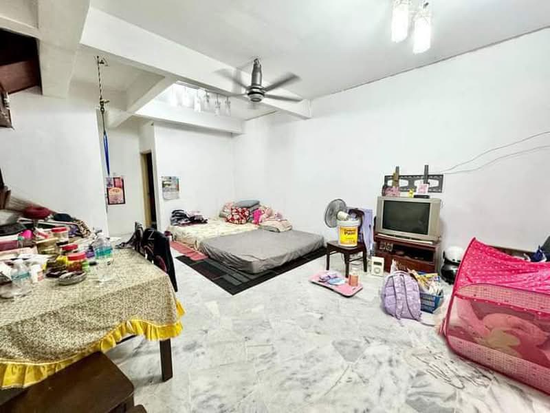 Rumah Teres 2-Tingkat untuk Dijual di Bandar Baru Bangi (Selangor) - Azizirrahim . - Living Room - PropertyGuru.com.my