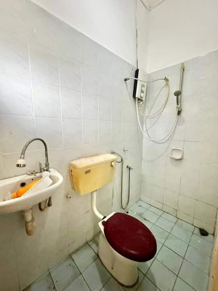 Rumah Teres 2-Tingkat untuk Dijual di Bandar Baru Bangi (Selangor) - Azizirrahim . - Bathroom - PropertyGuru.com.my