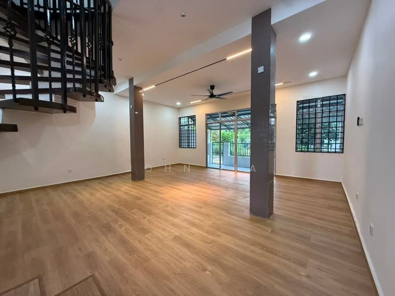 Rumah Teres 3-Tingkat untuk Dijual di Taman Tampoi Utama (Johor Bahru) - John Sia - Living Room - PropertyGuru.com.my