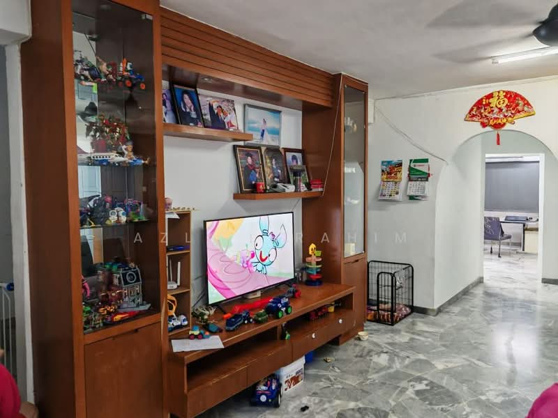 2-storey Terraced House for Sale in Taman Bukit Indah (Ulu Kelang) - Azli Ibrahim - Living Room - PropertyGuru.com.my