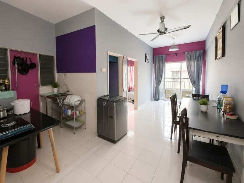 Pangsapuri untuk Dijual di Suria Apartment - SITI KHAIRIYAH JAAFAR - Kitchen - PropertyGuru.com.my