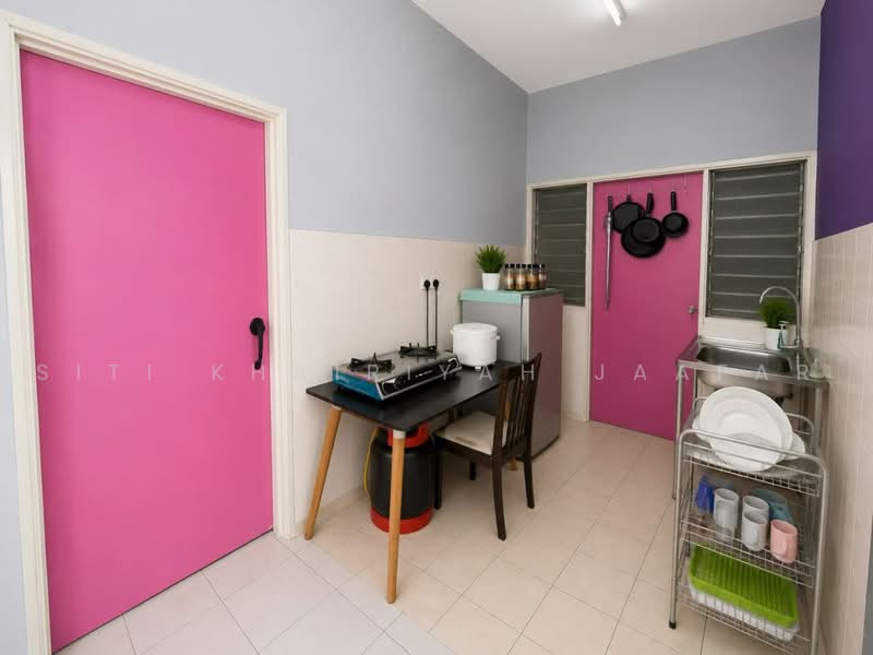 Pangsapuri untuk Dijual di Suria Apartment - SITI KHAIRIYAH JAAFAR - Kitchen - PropertyGuru.com.my